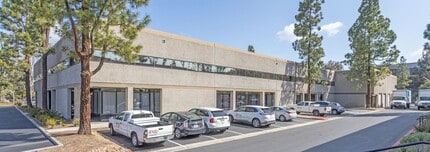 8340 Camino Santa Fe, San Diego, CA à louer Photo de l’immeuble– Image 2 sur 3