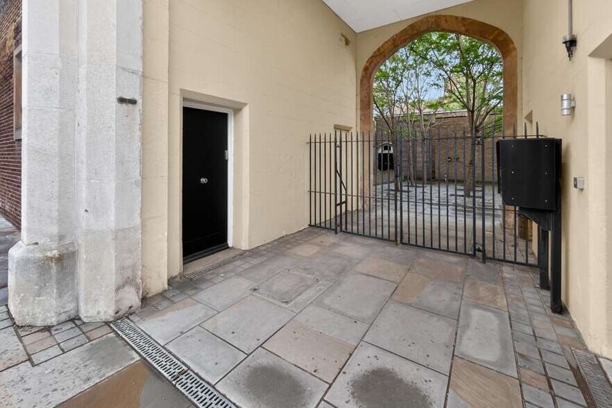 14 Napoleon Ln, Londres à vendre - Photo de l’immeuble – Image 3 sur 8