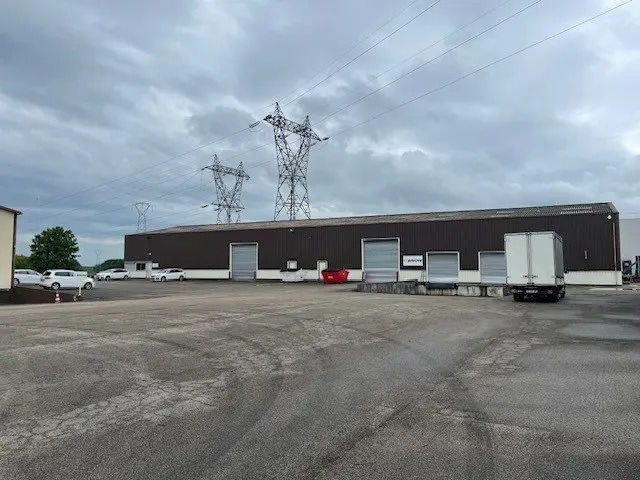 Local d’activités dans Couchey à louer - Photo de l’immeuble – Image 2 sur 2