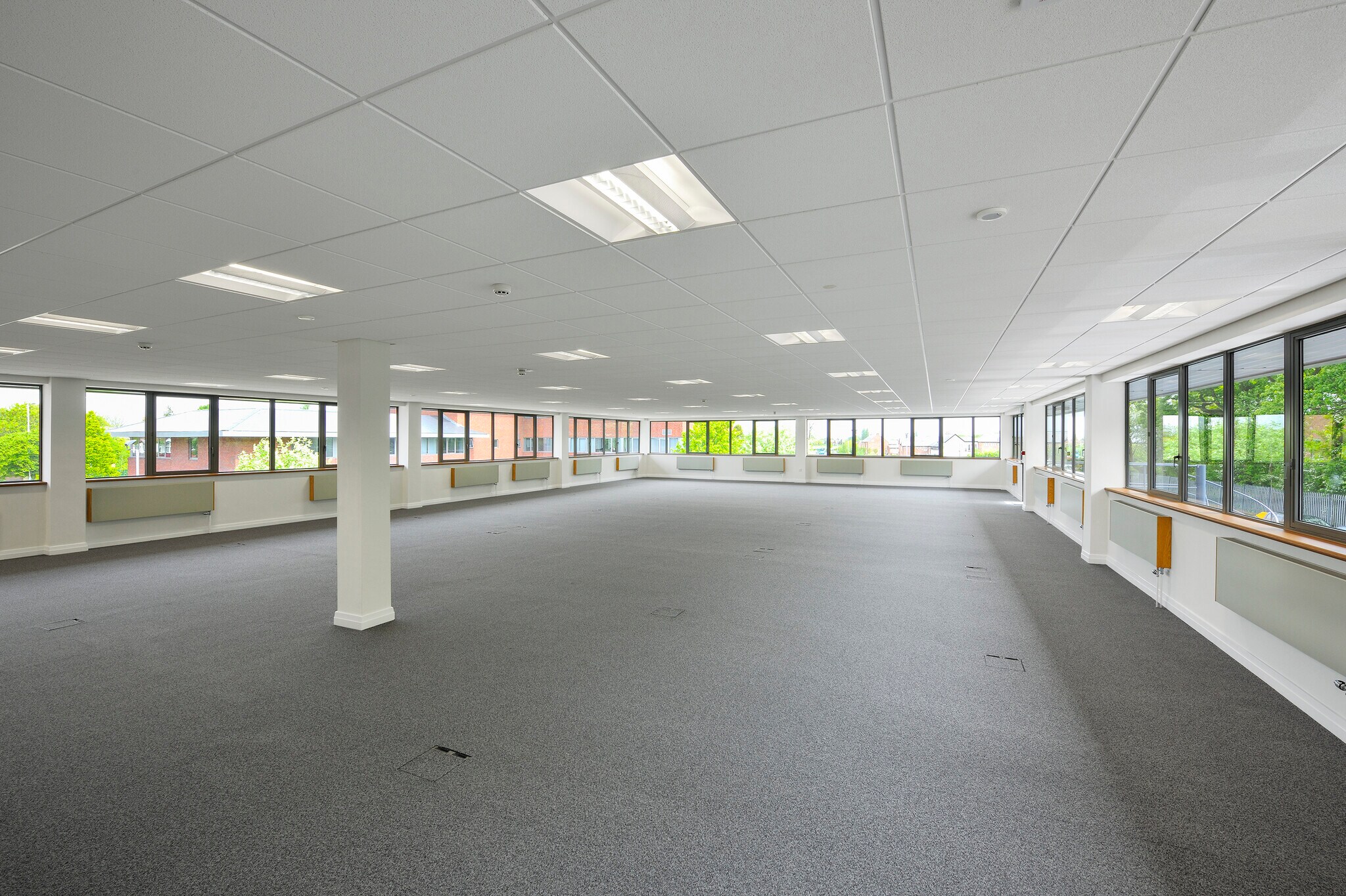 Wilmslow Rd, Cheadle à louer Photo de l’immeuble– Image 1 sur 11