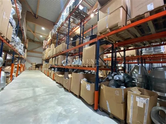 Plus de détails pour Local d’activités à vendre