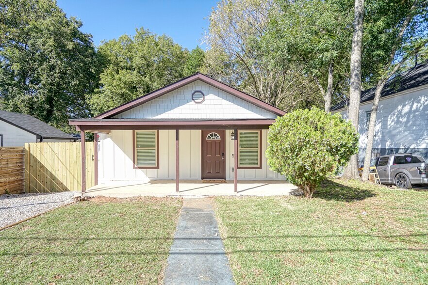 10-Property Investment Portfolio portefeuille de 4 biens à vendre sur LoopNet.fr - Photo de l’immeuble – Image 1 sur 8