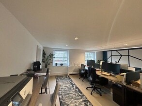 3 Cavendish Sq, Londres à louer Photo intérieure– Image 1 sur 4