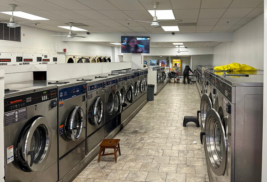 141 Border St, East Boston, MA à vendre - Photo de l’immeuble – Image 2 sur 7