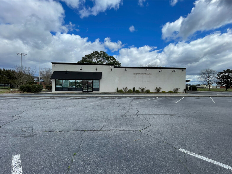 1001 S Memorial Dr, Greenville, NC à louer - Photo de l’immeuble – Image 3 sur 7