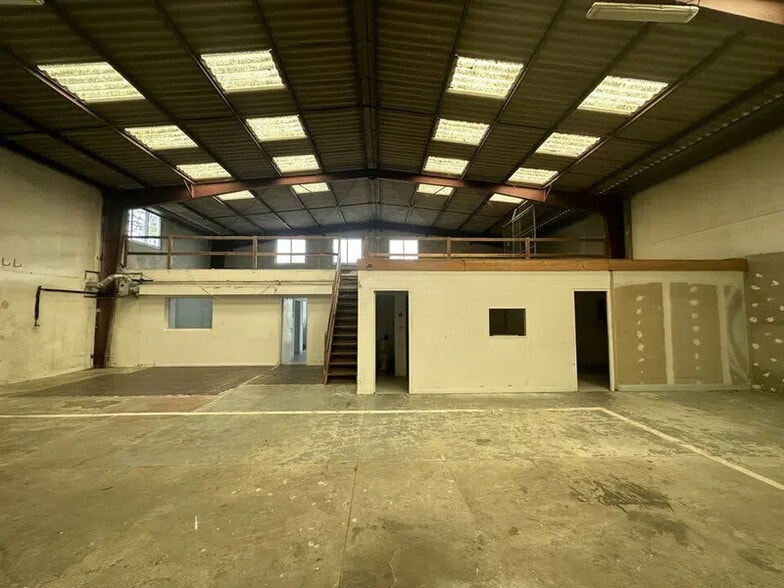 Industriel/Logistique dans Sautron à louer - Photo de l’immeuble – Image 2 sur 5