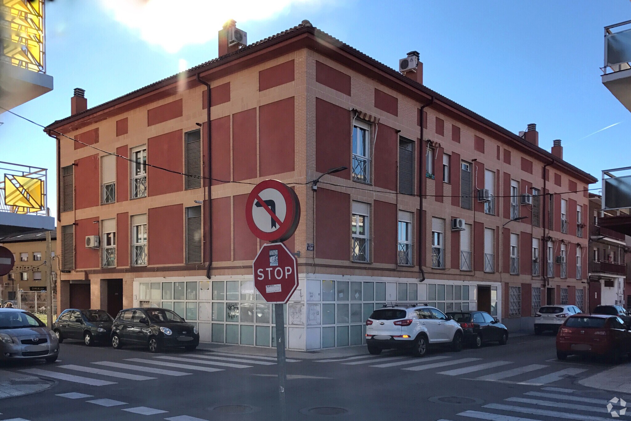 Immeuble residentiel dans Azuqueca de Henares, Guadalajara à vendre Photo principale– Image 1 sur 2