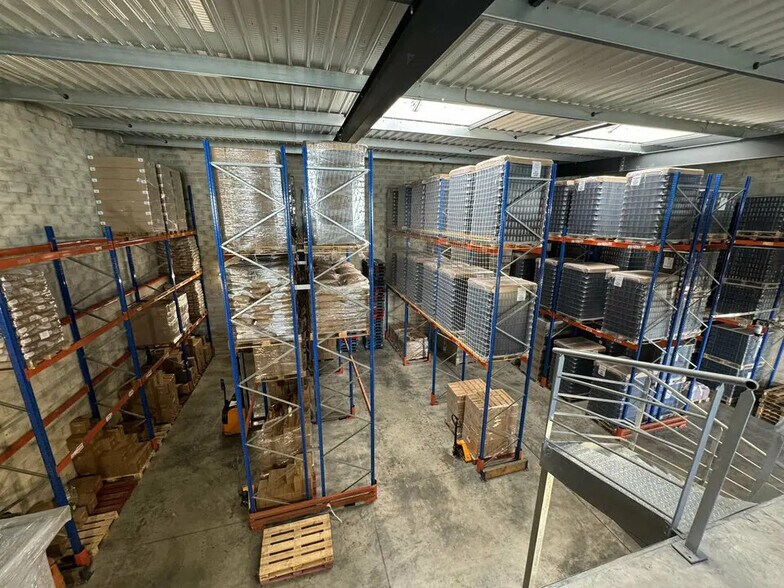 Local d’activités dans Gonesse à louer - Photo de l’immeuble – Image 1 sur 4