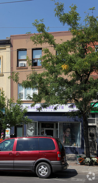 684 College St, Toronto, ON à vendre - Photo de l’immeuble – Image 2 sur 2