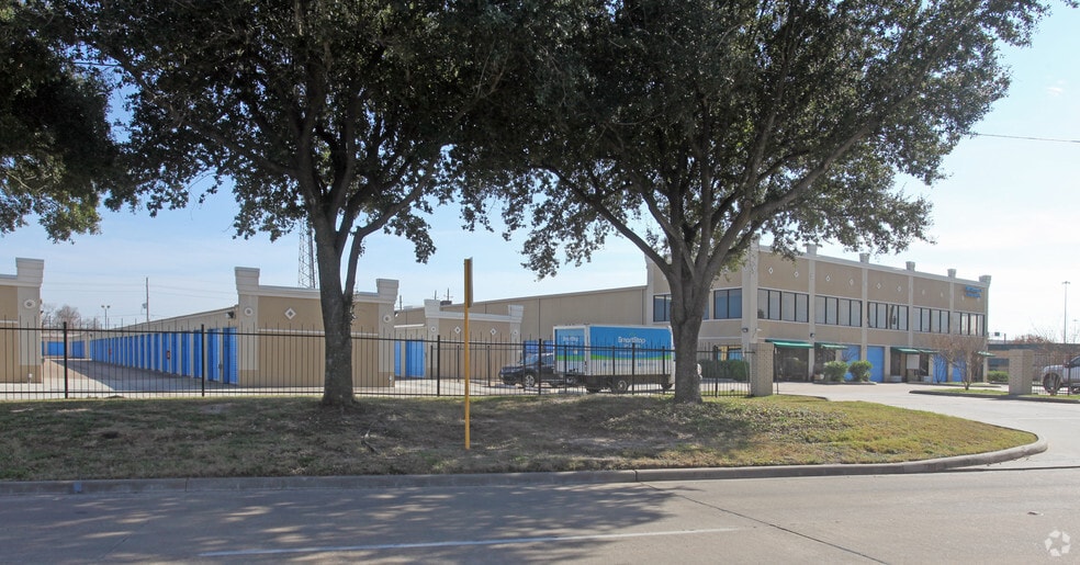7302 Senate Ave Houston TX 77040, Houston, TX à louer - Photo de l’immeuble – Image 3 sur 4