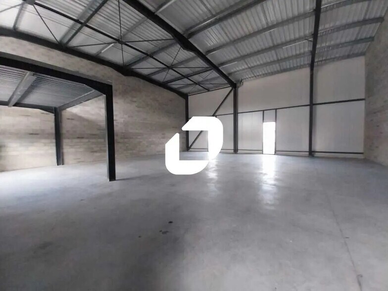 Local d’activités dans Blanquefort à louer - Photo de l’immeuble – Image 2 sur 3