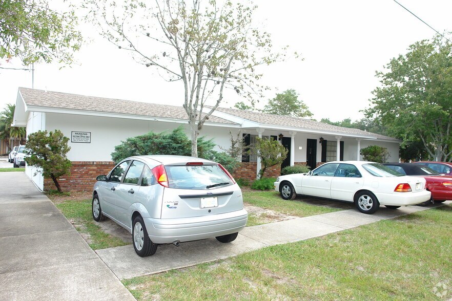 775 Briarwood Dr, Daytona Beach, FL à vendre - Photo principale – Image 1 sur 2