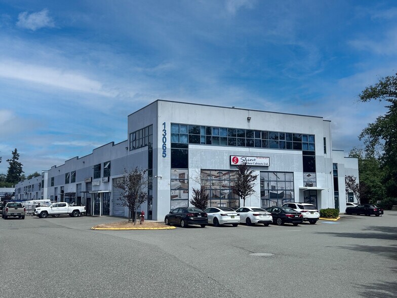 13055 84 Av, Surrey, BC à vendre - Photo de l’immeuble – Image 2 sur 7