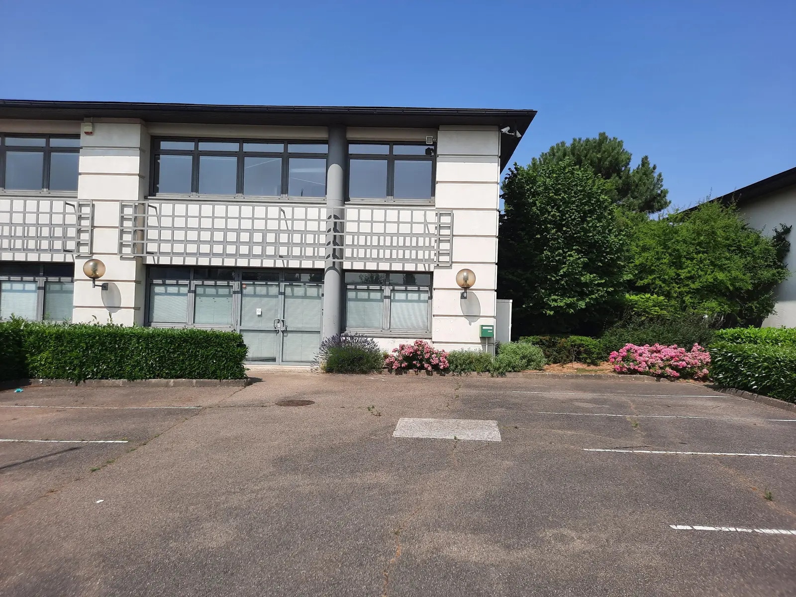 Bureau dans Saint-Pierre-du-Perray à louer Photo de l’immeuble– Image 1 sur 6