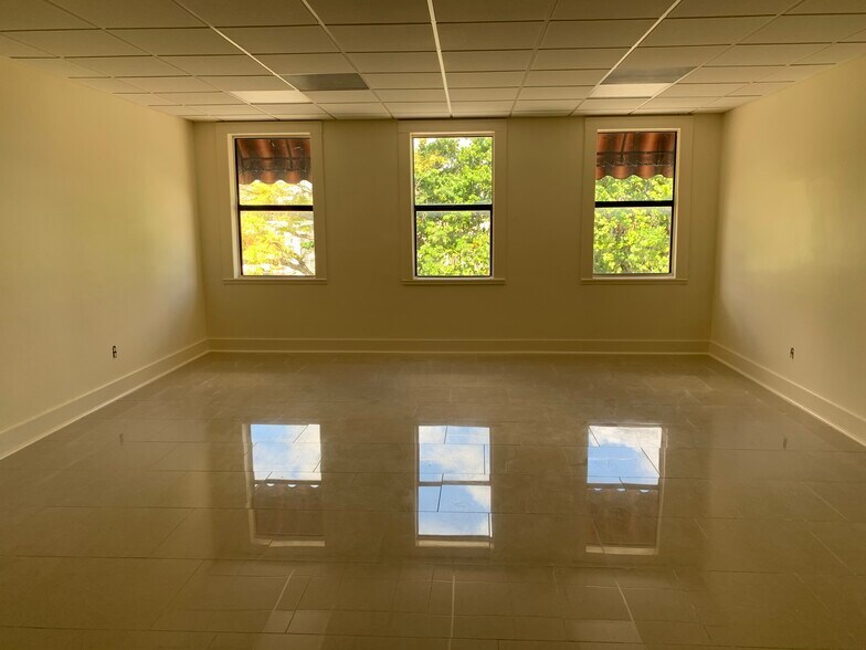 219 N 21st Ave, Hollywood, FL à louer - Photo de l’immeuble – Image 3 sur 68