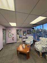 7106-7108 109 St NW, Edmonton, AB à louer Photo intérieure– Image 2 sur 2