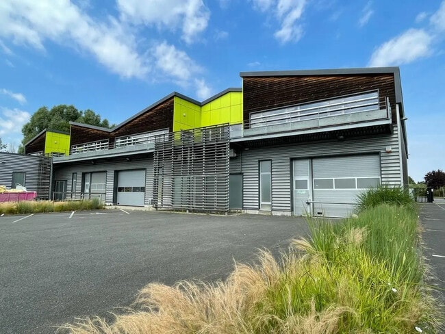 Plus de détails pour 16 Chemin Du Bas Des Indes, Cormeilles-en-Parisis - Bureau, Local d'activités à louer
