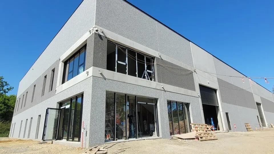 Bureau dans Saint-Étienne-du-Rouvray à louer - Photo de l’immeuble – Image 1 sur 9