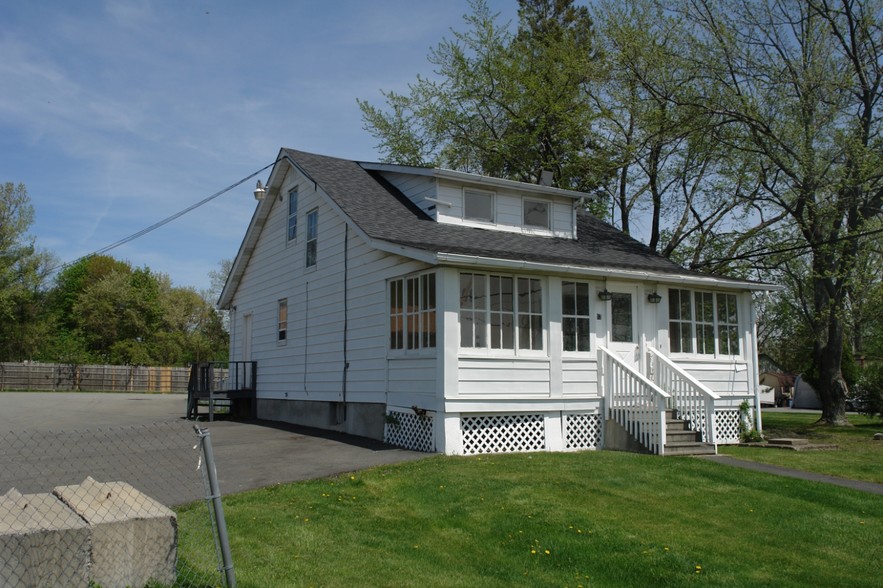 12 Willow St, Newburgh, NY à louer - Photo de l’immeuble – Image 3 sur 5