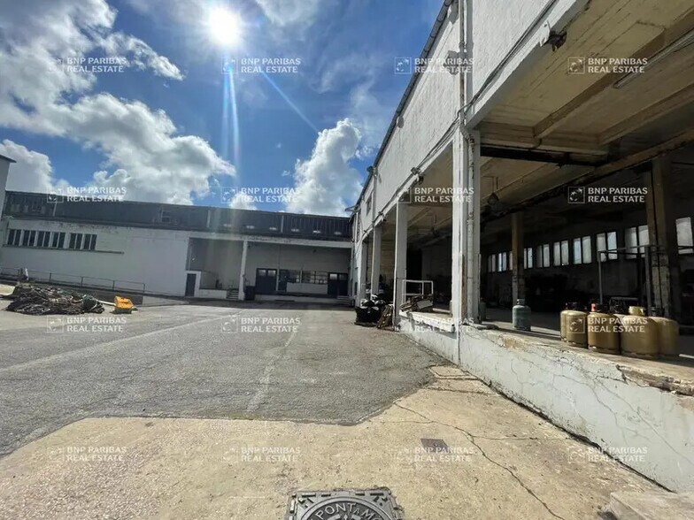 Local d'activités dans Boulogne-sur-Mer à vendre - Photo de l’immeuble – Image 3 sur 17