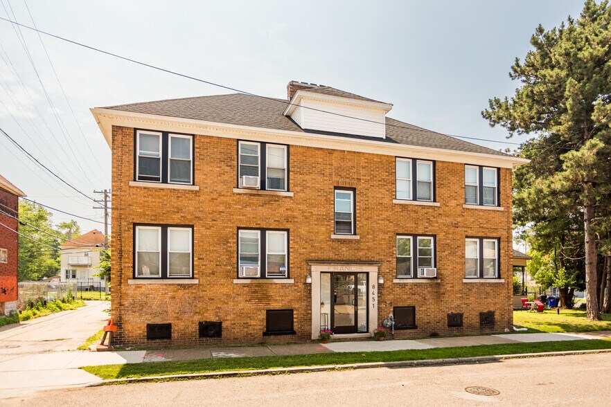8451 Navy St, Detroit, MI à vendre - Photo de l’immeuble – Image 2 sur 9