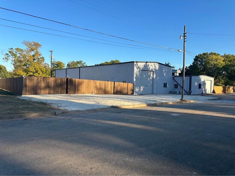 306 N Perry St, Palestine, TX à louer - Photo principale – Image 1 sur 10