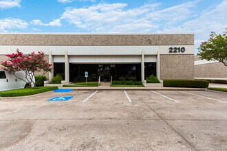 2210 Denton Dr, Austin, TX à louer Photo intérieure– Image 2 sur 2