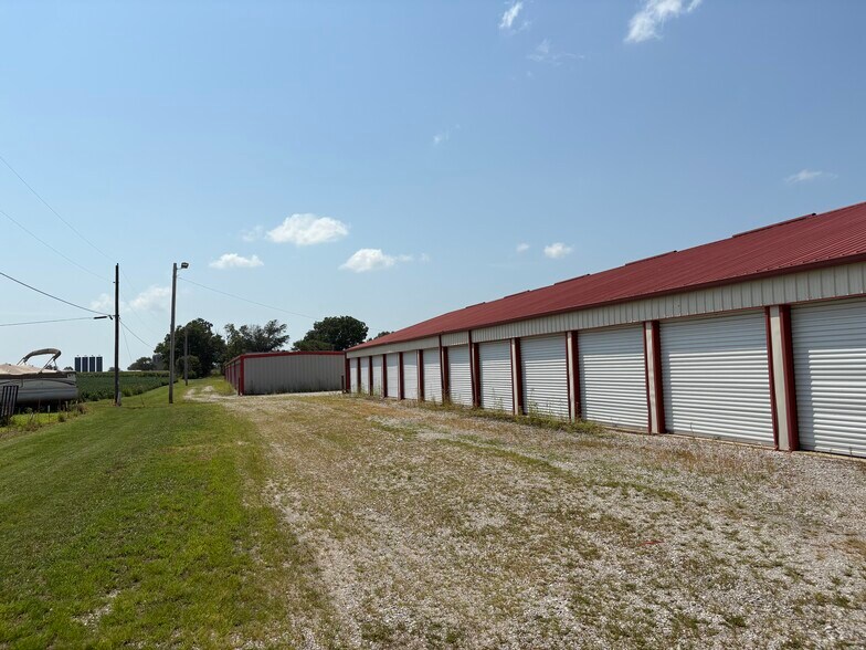 10225 Holy Cross Ln, Breese, IL à vendre - Photo de l’immeuble – Image 2 sur 3