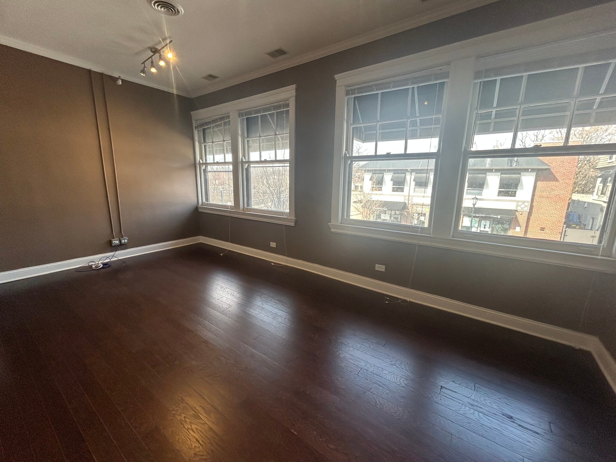 543-561 Lincoln Ave, Winnetka, IL à louer Photo intérieure– Image 1 sur 3