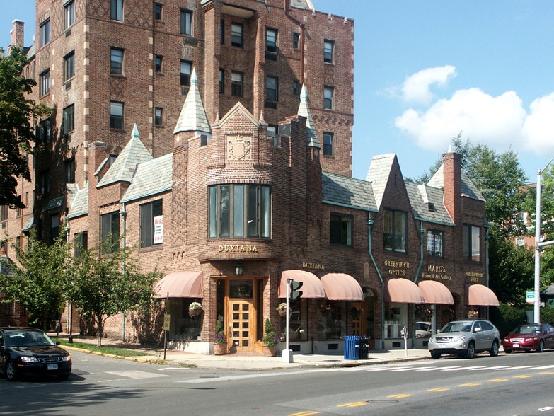 5 W Putnam Ave, Greenwich, CT à louer - Photo de l’immeuble – Image 2 sur 17