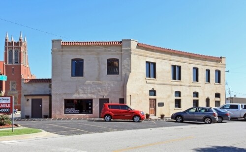 1138 N Robinson Ave, Oklahoma City, OK à louer - Photo principale – Image 3 sur 14