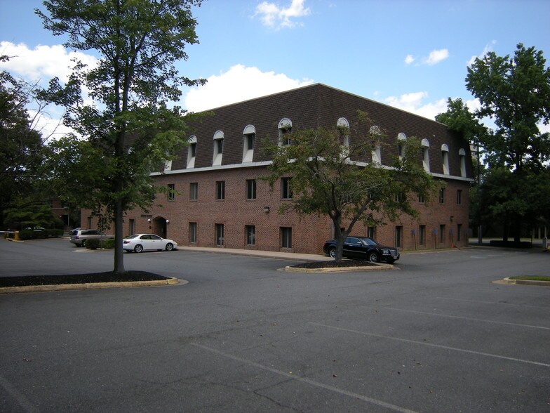 10521 Judicial Dr, Fairfax, VA à vendre - Photo de l’immeuble – Image 3 sur 9