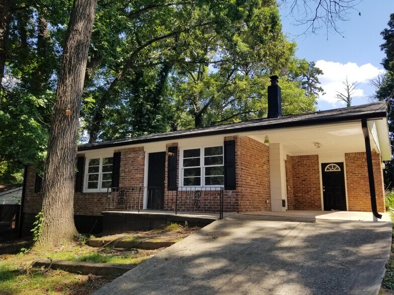 1789 Taylor Ave, East Point, GA à vendre - Photo de l’immeuble – Image 3 sur 9