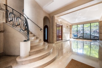 15 Boulevard Flandrin, Paris à louer Photo intérieure– Image 2 sur 18