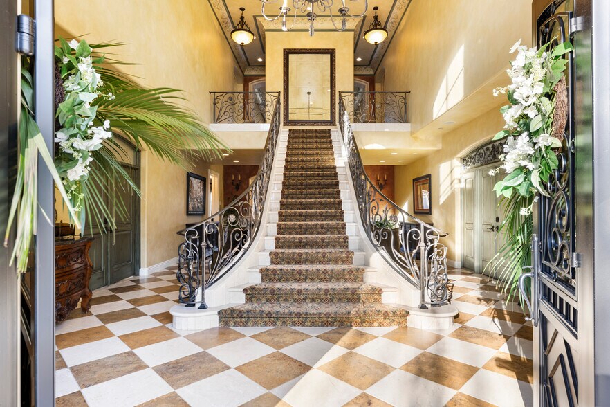 1210 Arden Hills Ln, Sacramento, CA à vendre - Photo intérieure – Image 2 sur 67