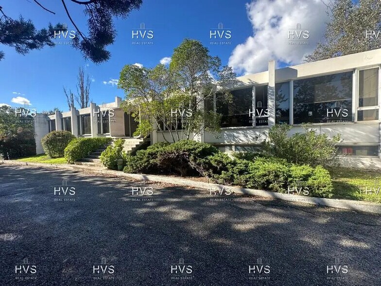 Local d’activités dans Aix-en-Provence à louer - Photo de l’immeuble – Image 2 sur 14