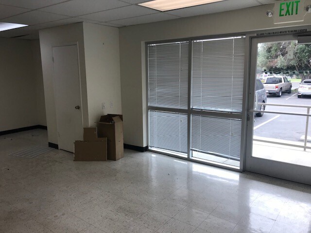2065 Sperry Ave, Ventura, CA à louer - Photo intérieure – Image 3 sur 5