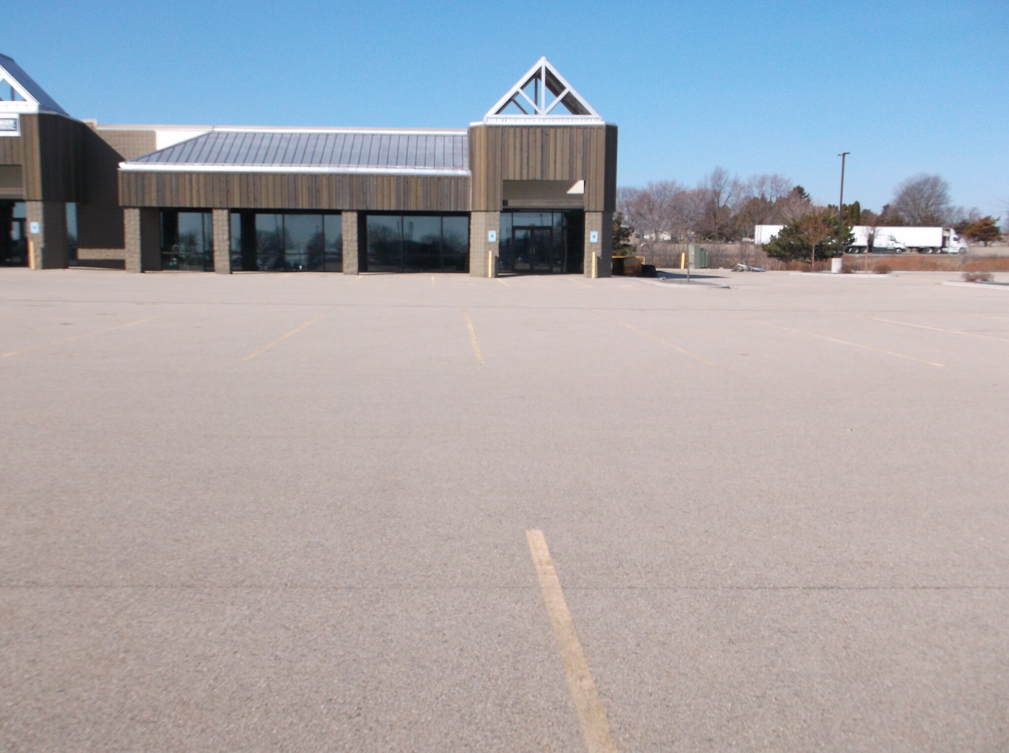2035 Koeller St, Oshkosh, WI à vendre Autre– Image 1 sur 2