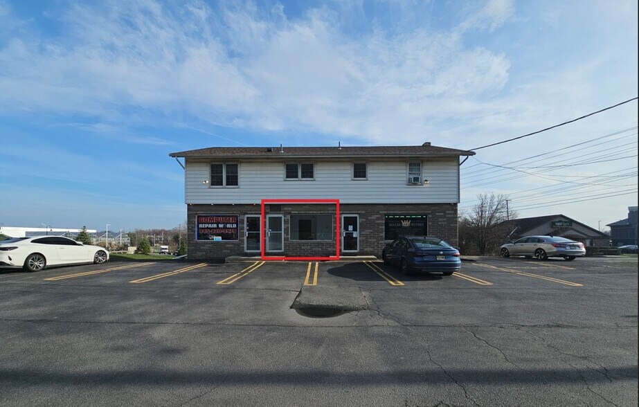 630 E Route 211, Middletown, NY à louer - Photo de l’immeuble – Image 2 sur 13