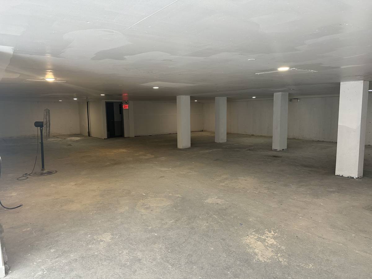 6747 Alderton St, Rego Park, NY à louer Photo intérieure– Image 1 sur 3