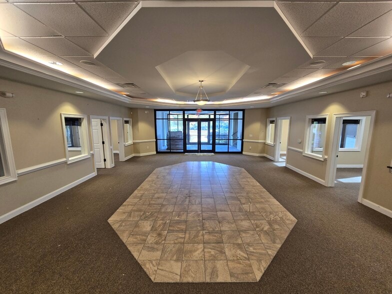 701 Mutual Ct, Raleigh, NC à louer - Photo de l’immeuble – Image 3 sur 55