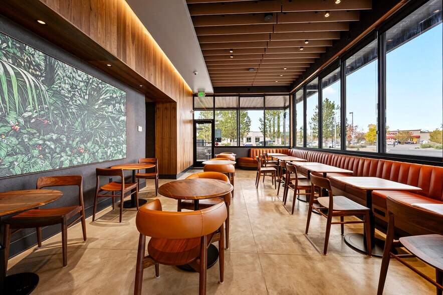 Starbucks Investment Opportunity portefeuille de 3 biens à vendre sur LoopNet.fr - Photo de l’immeuble – Image 2 sur 15