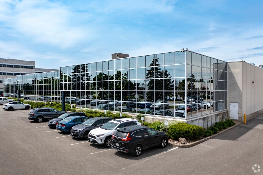 81-95 Granton Dr, Richmond Hill, ON à louer - Photo principale – Image 1 sur 4