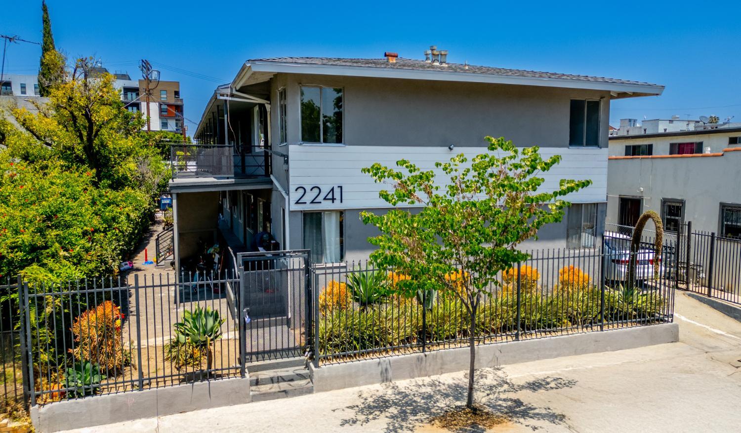 2241 W 14th St, Los Angeles, CA à vendre Photo de l’immeuble– Image 1 sur 15