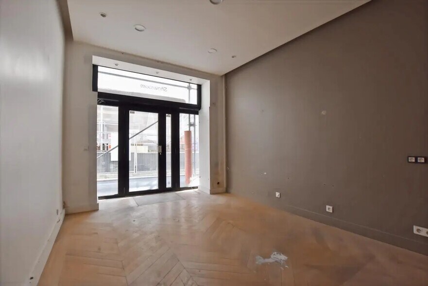 Local commercial dans Paris à louer - Photo de l’immeuble – Image 1 sur 6