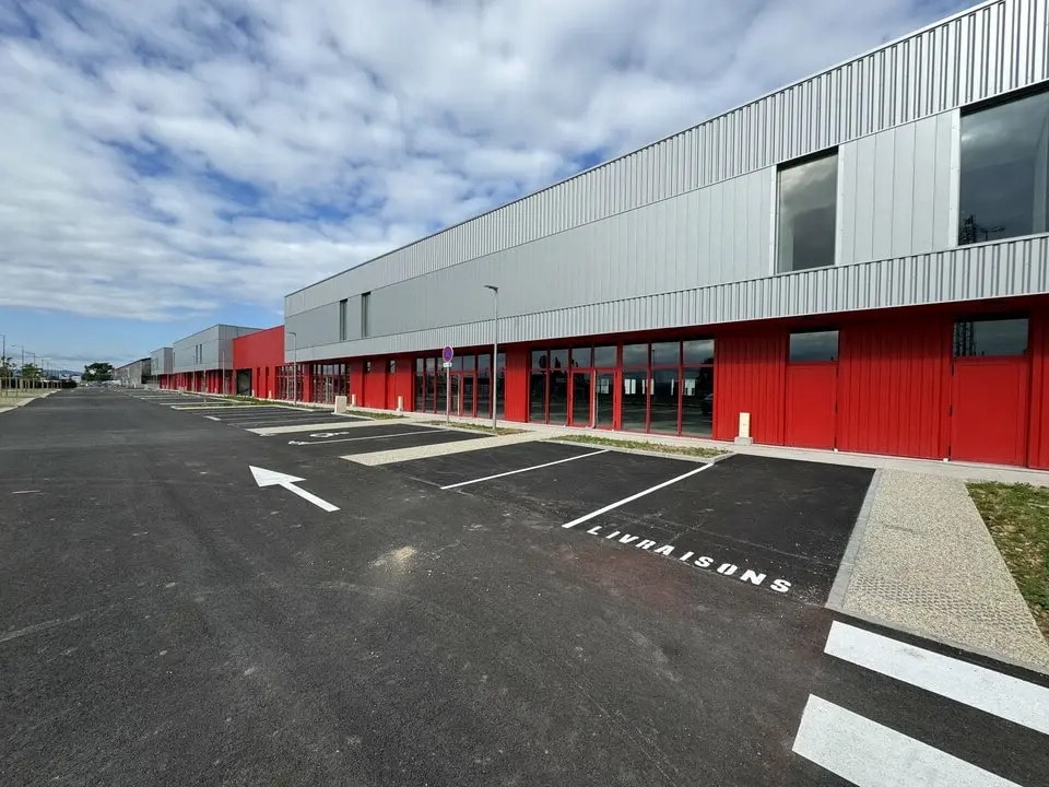 Local d’activités dans Valence à louer Photo de l’immeuble– Image 1 sur 8