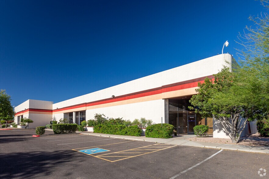 5456 E McDowell Rd, Mesa, AZ à louer - Photo de l’immeuble – Image 3 sur 6