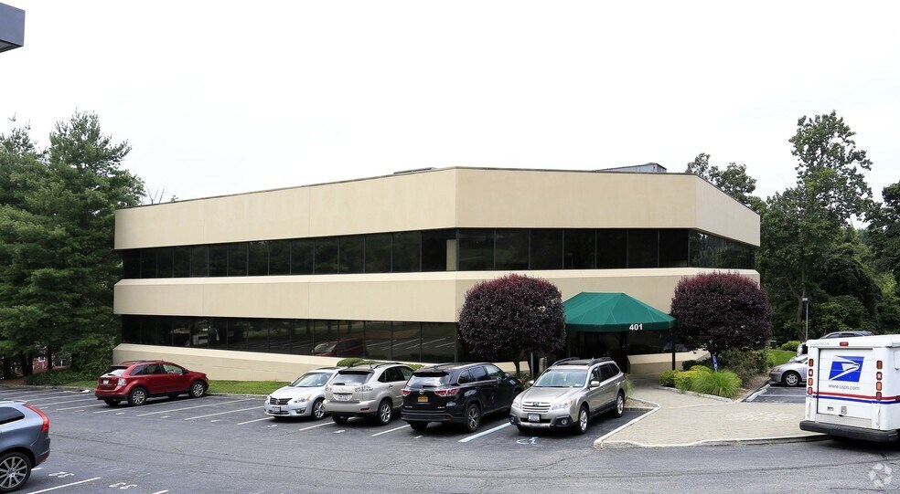 401 Columbus Ave, Valhalla, NY à louer - Photo de l’immeuble – Image 2 sur 12