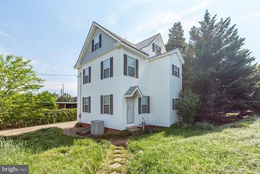 7208 Bowdoin Ave, College Park, MD à vendre - Photo principale – Image 1 sur 2