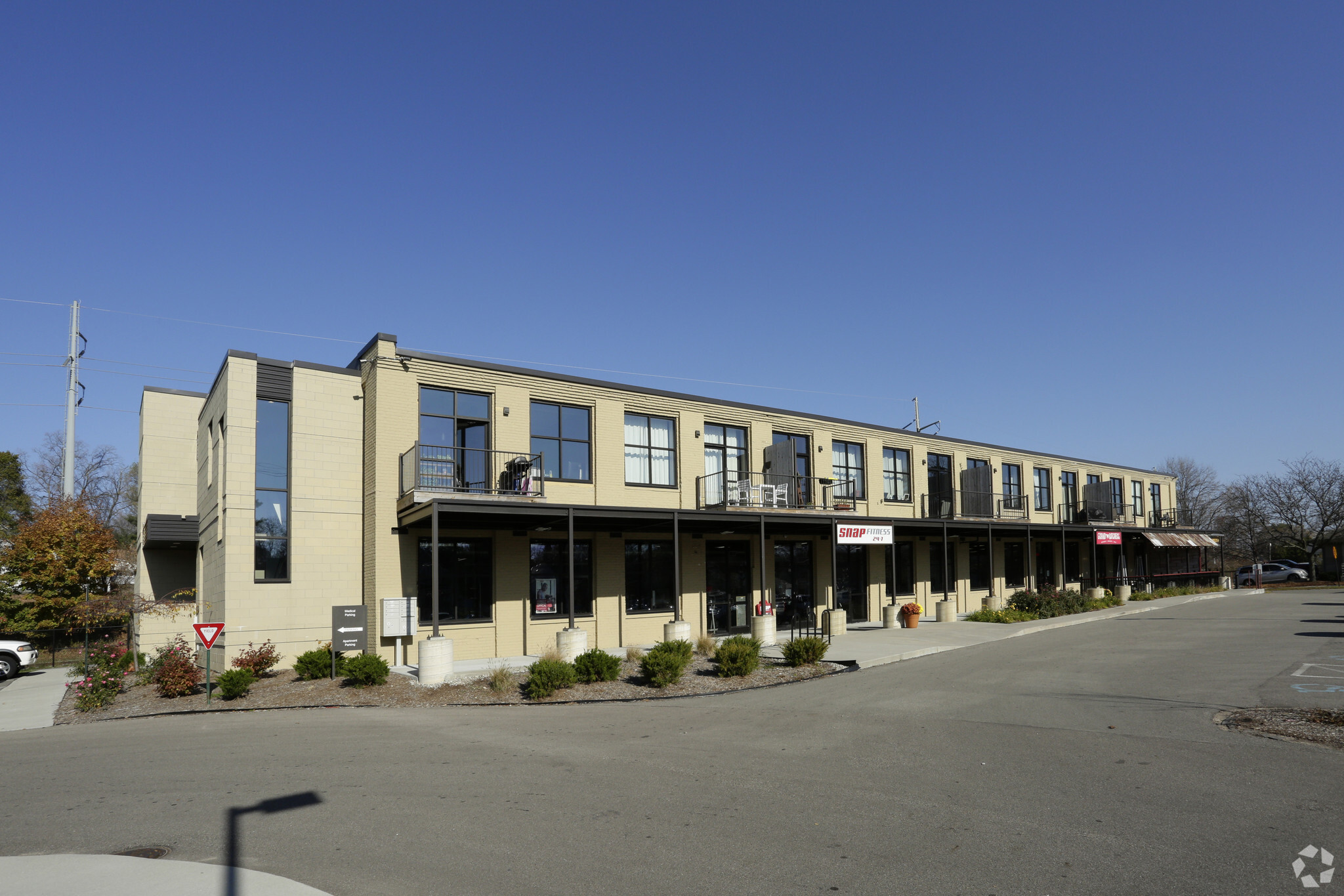 855 Michigan St NE, Grand Rapids, MI à louer Photo principale– Image 1 sur 7